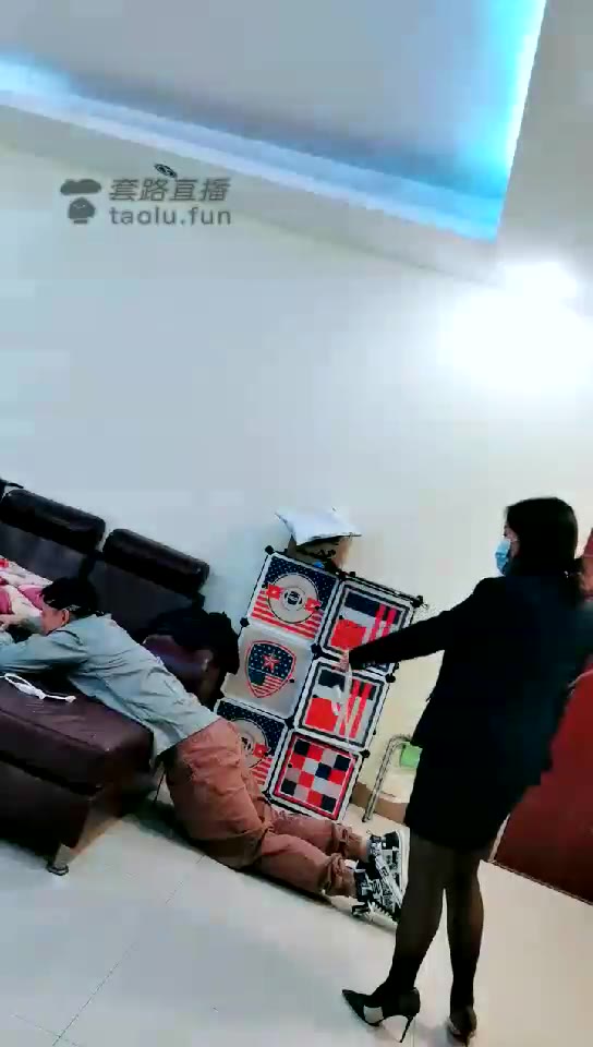 郭照Queen 高清 暴打小区保安 