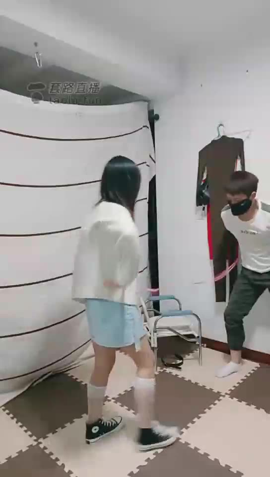 女攻大大 帆布鞋踢裆 