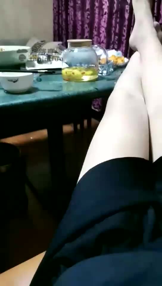 故梦琉璃 带素人闺蜜和狗子吃饭 