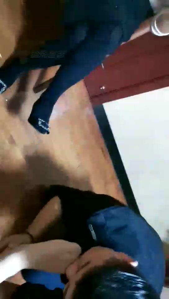 故梦琉璃 带素人闺蜜和狗子吃饭 