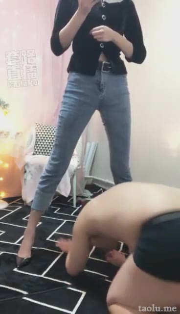 大乔 小贱贱爬来犯贱 圣水直接 