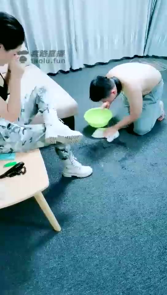 墨云 日常玩狗吃烟灰 骑马 强迫舔脏靴底 2 