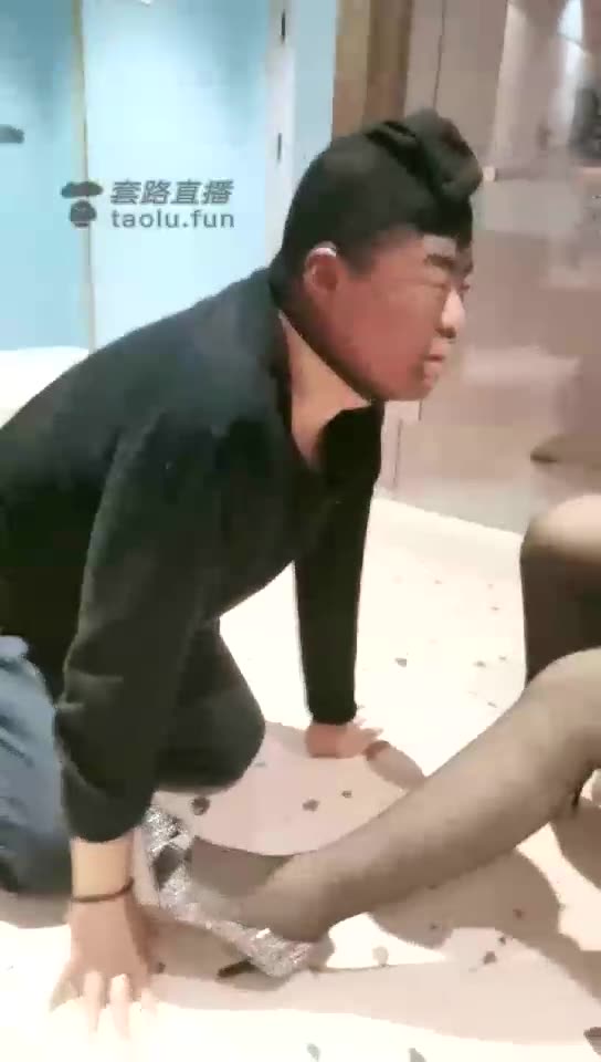 故梦琉璃 高清 双s 带新人闺蜜第一次调教直播 