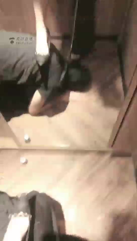 深圳叶子 凉拖美脚蹂躏家奴 