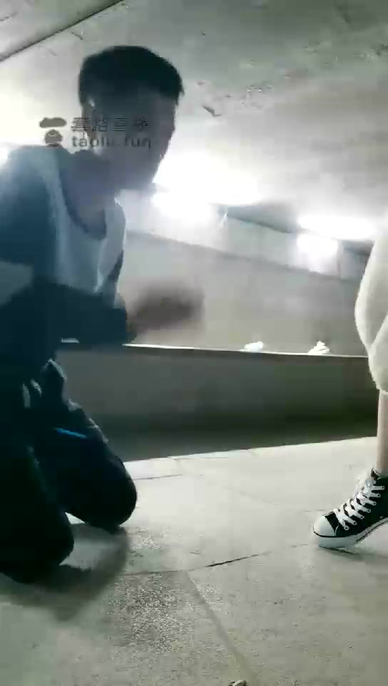 玩物M和彤公主 户外诱惑 鞭打 