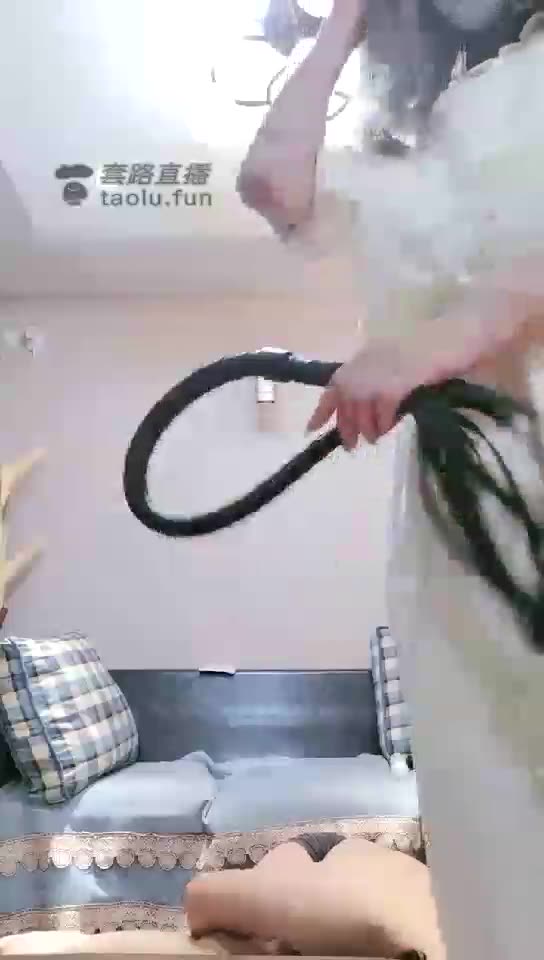 羽唯女神 鞭打 遛狗 舔脚 