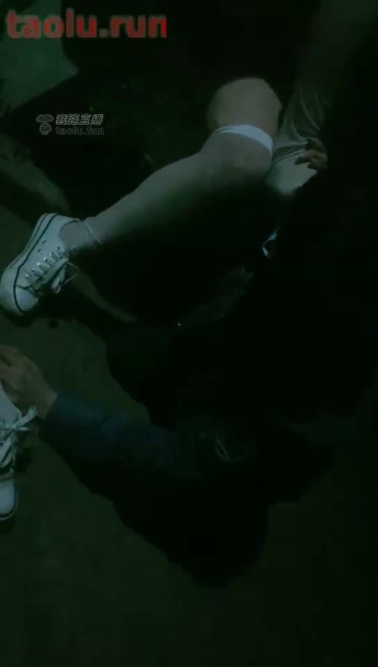 安蔓 高清 在公园抓个路人跟糖糖一起暴打 