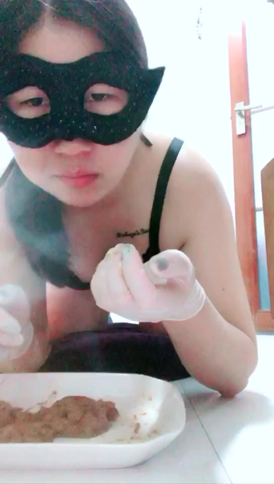 圣蒂祖宗的母狗 母狗的美味大餐 