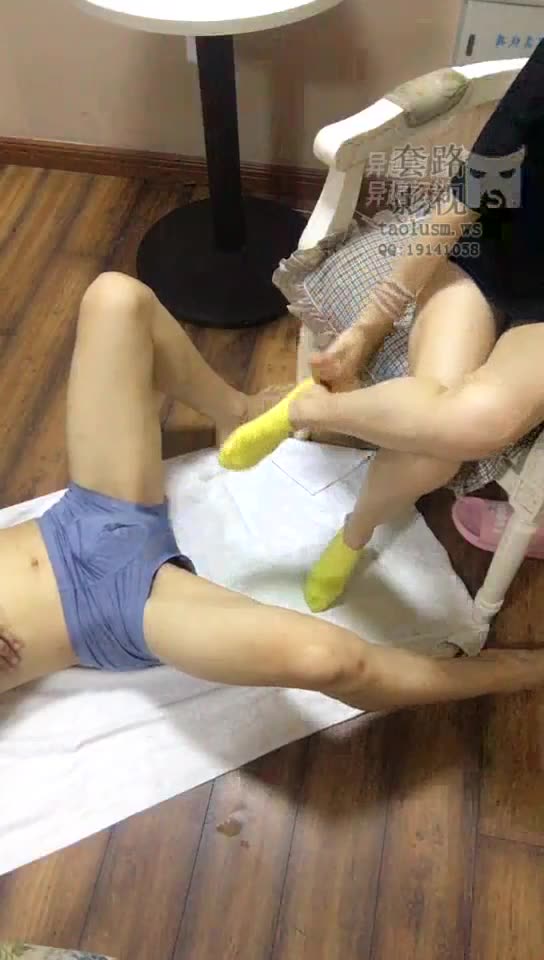 丝慕 强制榨取精华来洗袜子 运动了4天的脏袜子… 