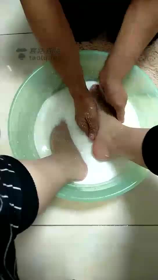 小米女主 野狗喝洗脚水 真香！ 