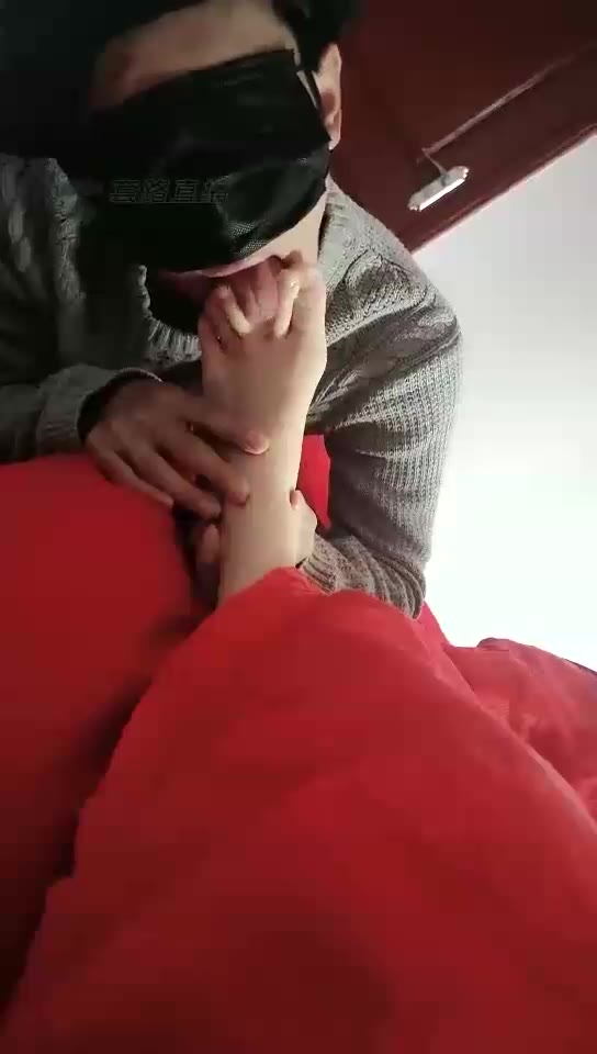 安琪拉 主人睡觉 狗子舌头按摩脚 