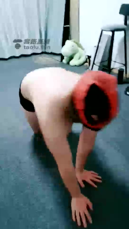 墨云 舔内裤分泌物 骑马耳光踢裆 
