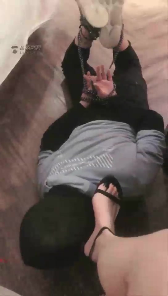 深圳叶子 捆绑 舔靴子 高跟鞋 全体重踩虐 