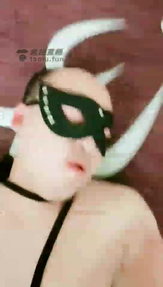 褒姒 狂扇贱货狗奴耳光 舔脚 