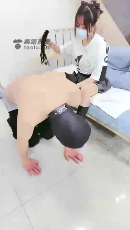 萝莉女主 高清 长靴调教狗奴 