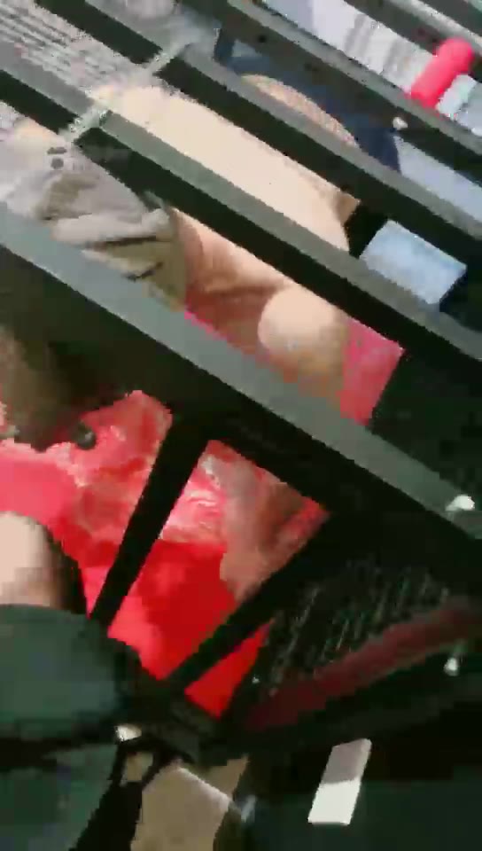 无情大人 高清 狗笼内调教舔脚狗 