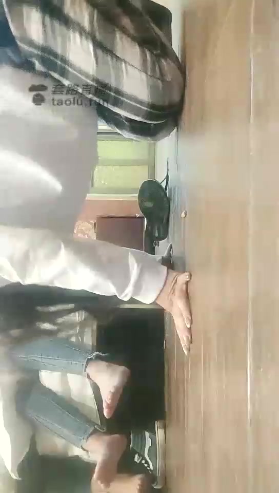 女M安小可 三个学生萝莉女主给我钱玩我 太棒了吧 