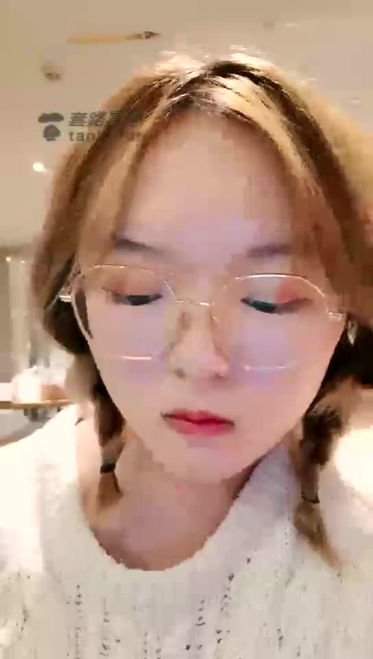 桃奈情侣 给狗狗过一次特别的生日 