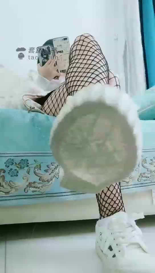 静大大 第一视角 网袜鞋底 主人玩手机你来舔 