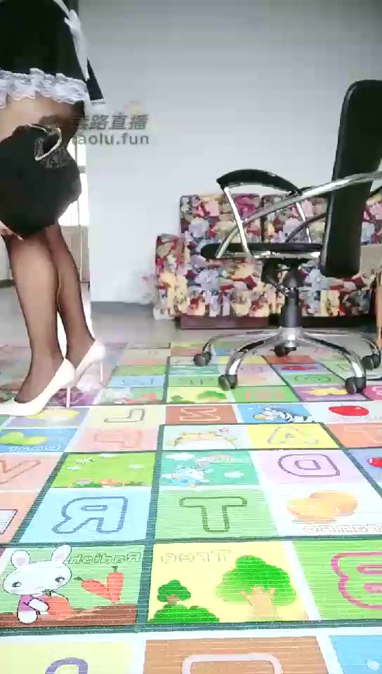 魅颜 滴蜡 骑马 舔黑丝脚 夹头 