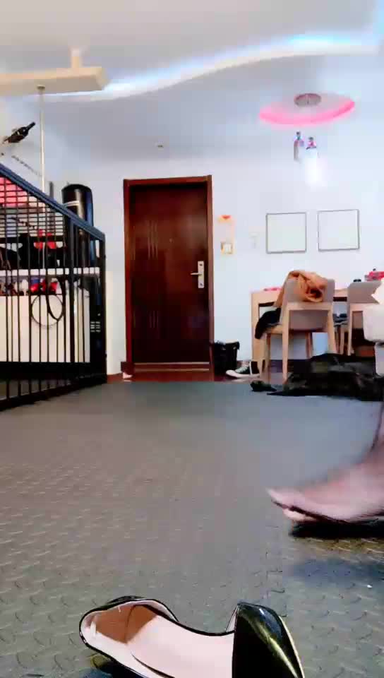 红炎 恋足的小奶狗 