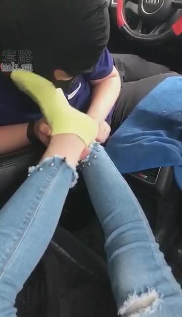 苏儿 车里舔鞋 舔棉袜脚 喝圣水 