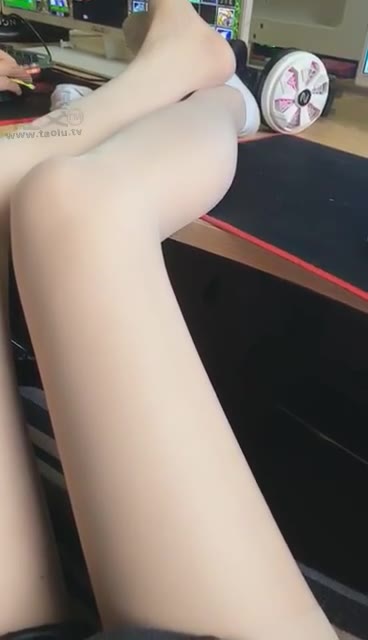 苏儿 看旁边小哥哥打游戏 