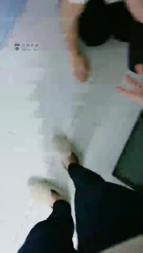短发 羞辱飞行员 又乖又卖力 棉袜 棉拖 白皙脚 
