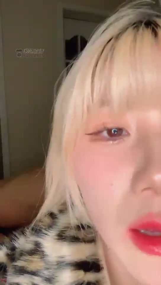 戴戴 耳光踢踹 暴力场 