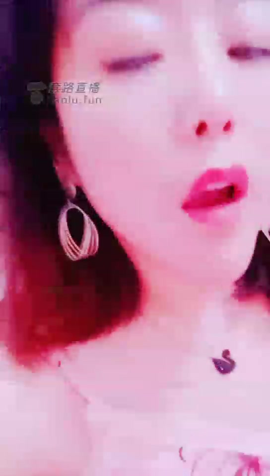 艾丽莎女神 高清 激情澎湃的舌吻 