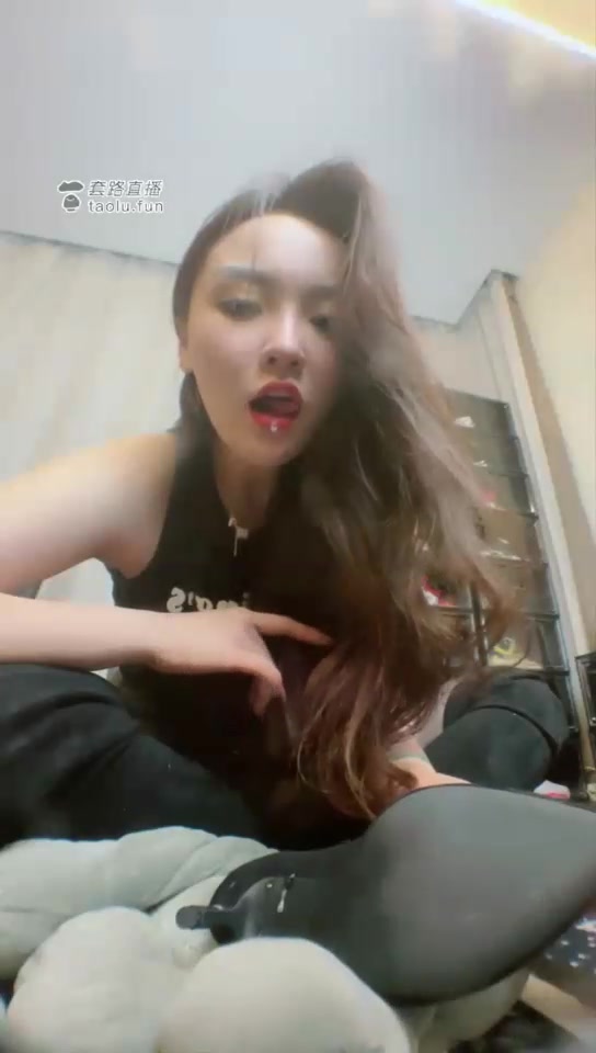 安琪 第一视角 女邻居的诱惑 