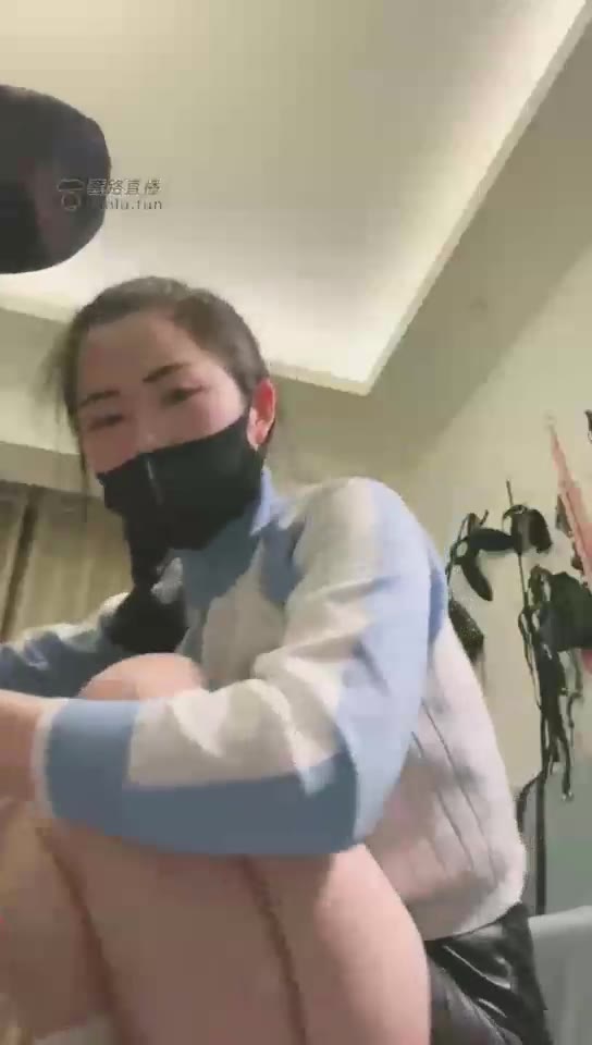妖妖学姐 清理小白鞋 虐dd绑蛋 