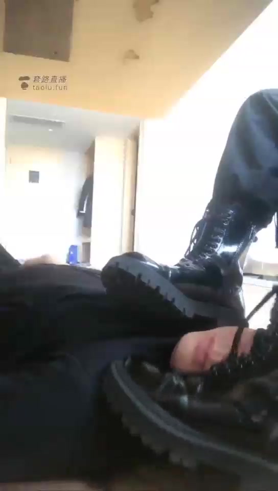 文文文文 桌下无意识视角 