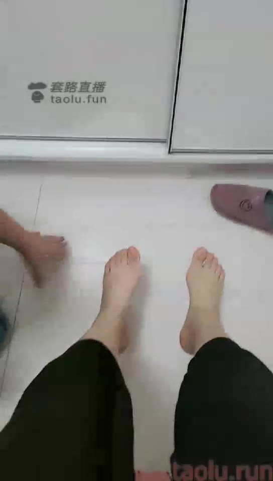 草莓味 学生主 双女王调狗 踩踏 口水 