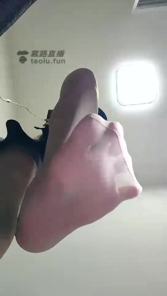 芒果s 胯下视角 钻进来 