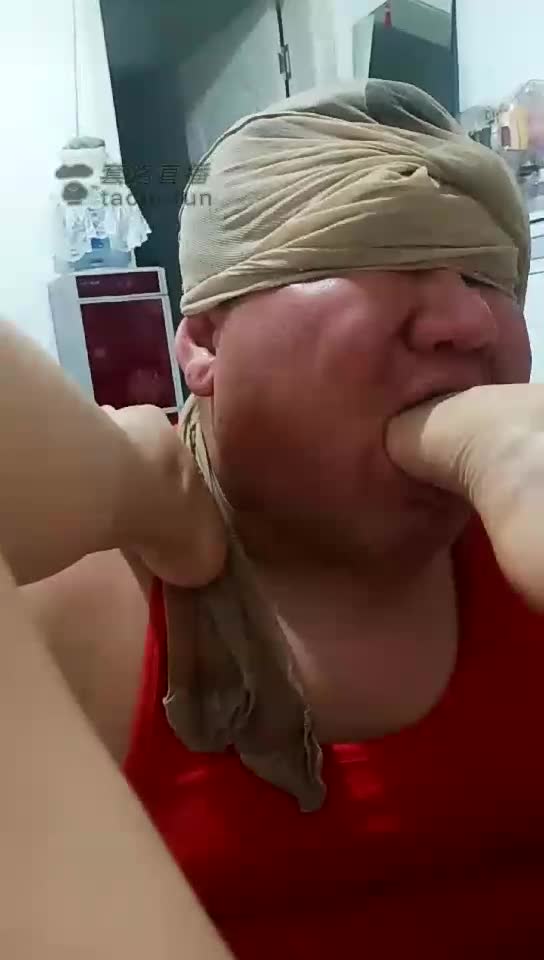 瑶主 虐丑肥狗 深喉 伺候牛奶洗脚 天生一副狗样 