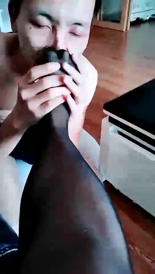 郭照Queen 黑丝脚训练嗅觉 