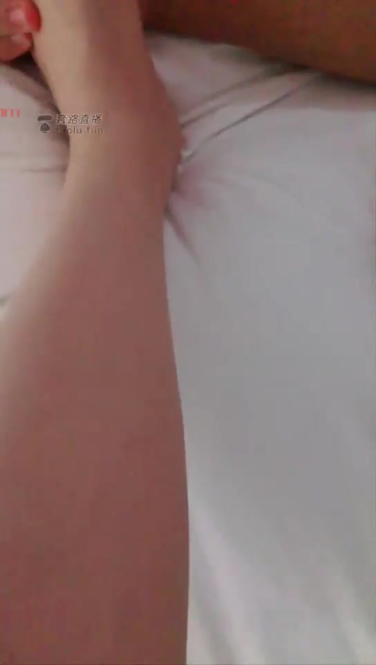 南宫依 美脚糊脸