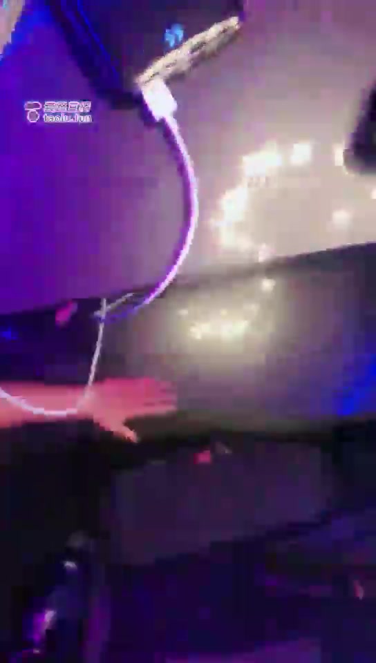 南烟大大 KTV让堂妹看我调老狗 上集 舔靴子 踩踏 烟灰缸 羞辱 