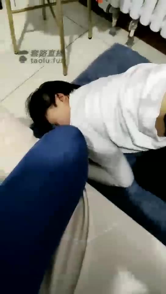 冰女王 女奴日常 绿袜子 伺候洗脚 