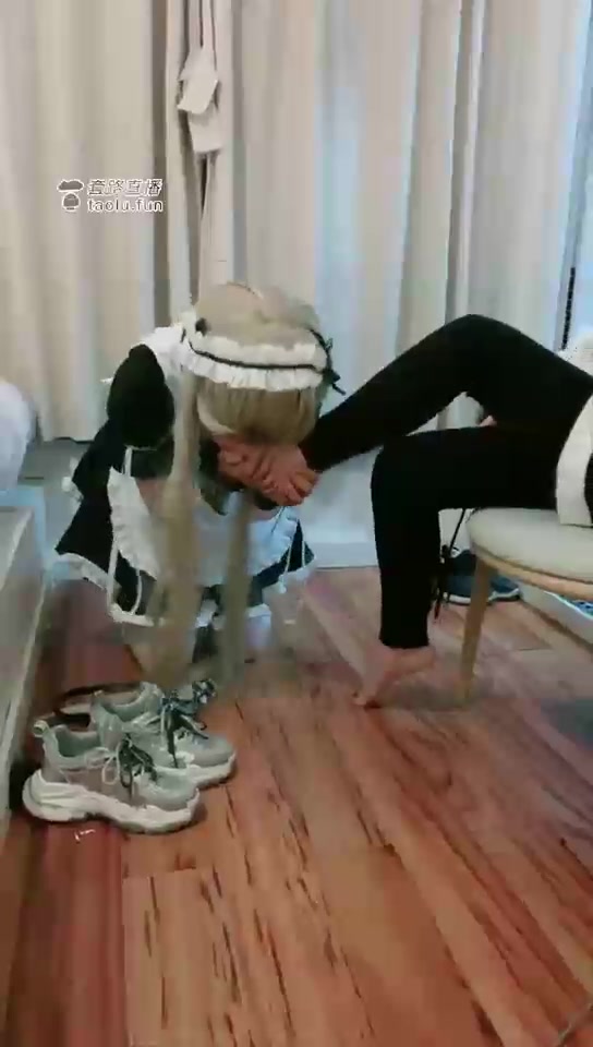 Betty贝蒂 调教骚母狗 运动鞋棉袜 