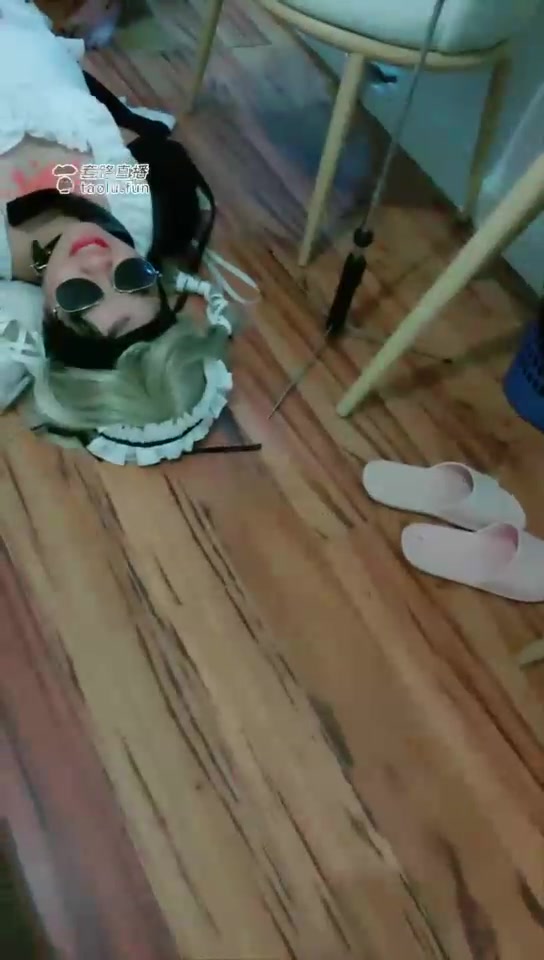 Betty贝蒂 第一次虐母狗 