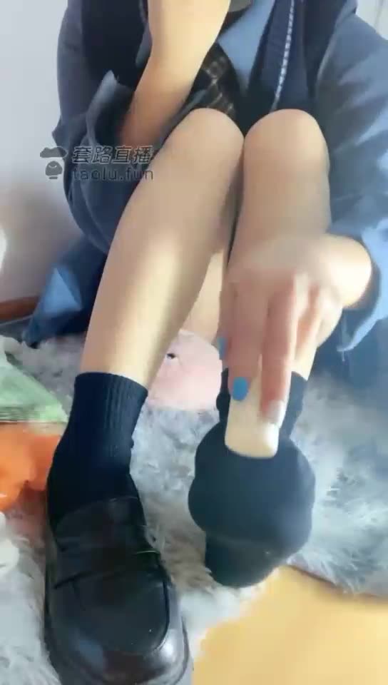 不犯迷糊 裸足榨精 黑棉袜