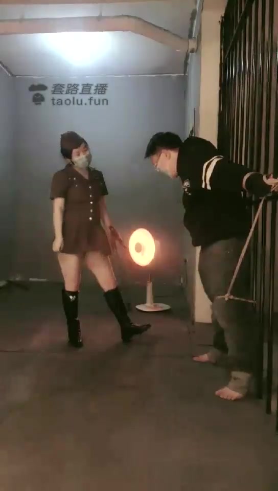 豆儿大人 剧情-从姐妹手里买了一只狗玩 