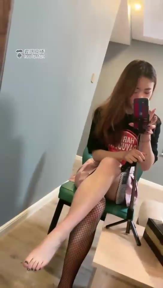 啊茶学生主 红绿灯连炸三次 网袜高跟鞋 口水  