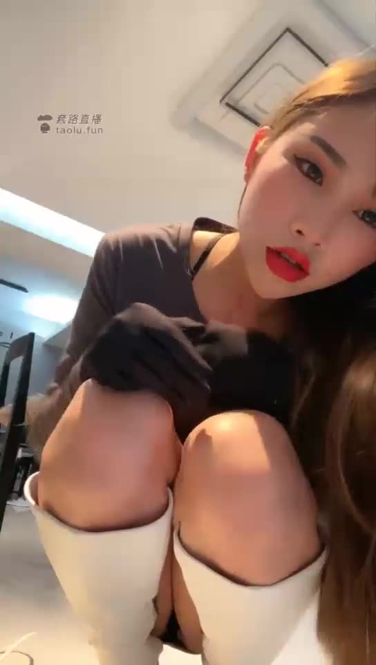 亚兮 姐妹脚下 贱狗叫苦 