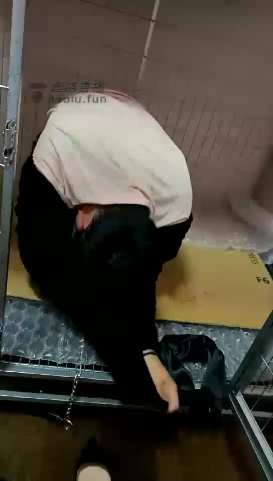 广州刑主 黑丝虐狗 口水 舔脚 