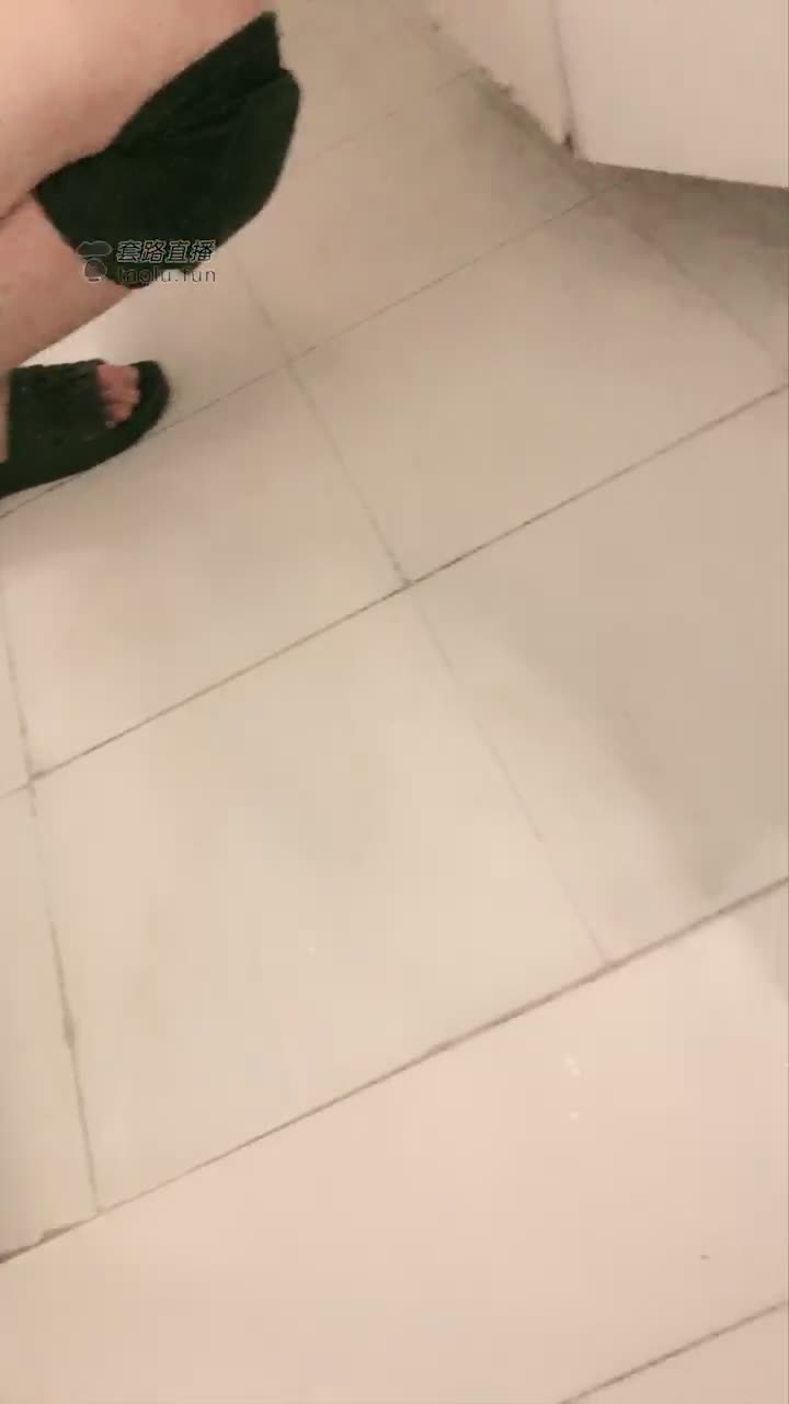 瑞娜 生活化圈养  