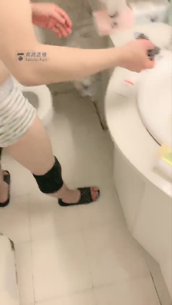 瑞娜 生活化圈养  