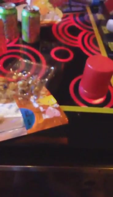 悦耳 同好共享 ktv开发素人朋友 玩骰子游戏  